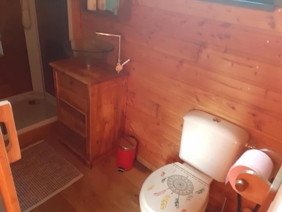La Roulotte De La Clef Des Champs Hotell Buzancy  Eksteriør bilde